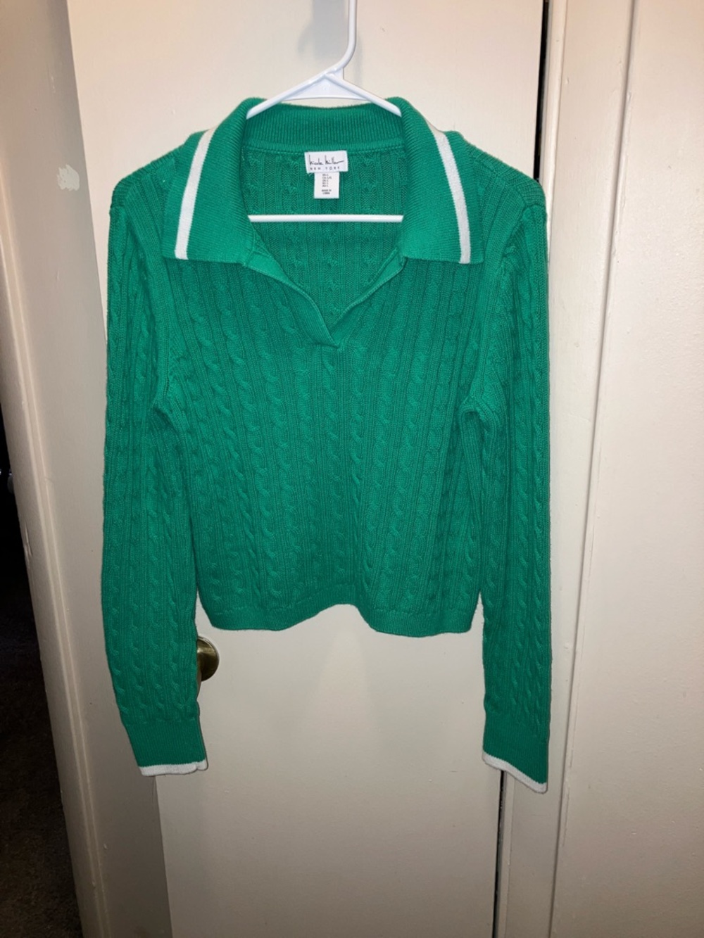 Nicole Miller Green Cable Knit V-Neck Sweater with White Trim Cropped Large